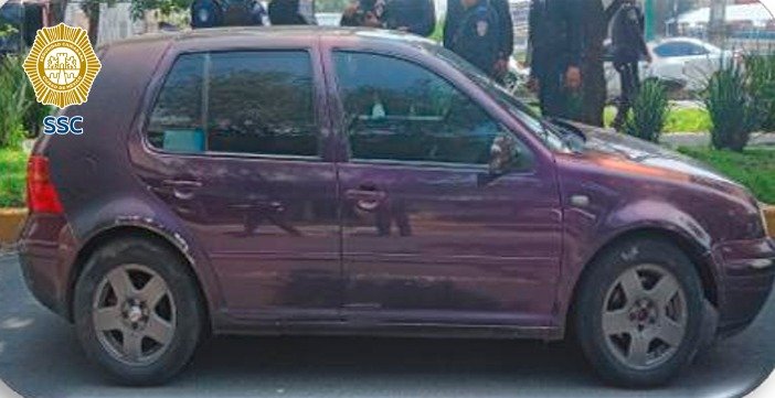 Asalto a repartidor en La Magdalena Contreras atendido por policías de la SSC que detuvieron a dos presuntos responsables y recuperaron dinero en efectivo
