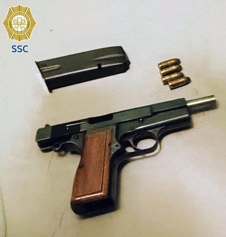 Cateo en Tláhuac realizado por SSC y FGJ donde aseguraron droga, un arma de fuego y detuvieron a un hombre