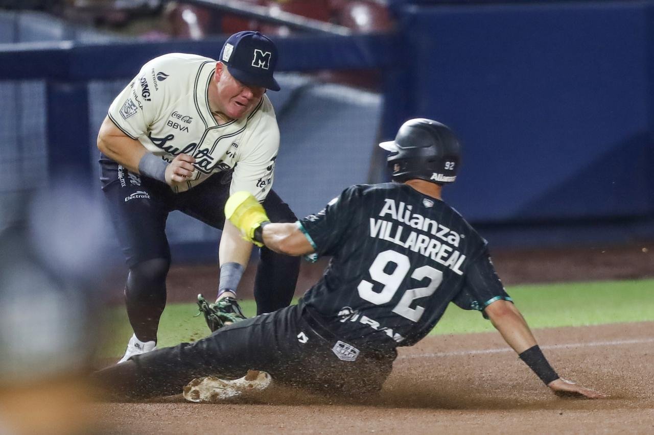 Sultanes de Monterrey completan barrida sobre Saraperos de Saltillo con blanqueada en el Clásico del Norte