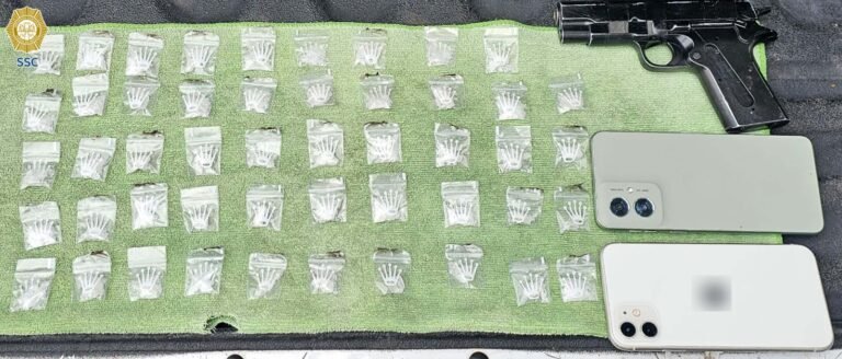 ssc detiene a dos personas con droga y motocicleta robada en gustavo a madero