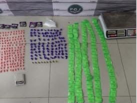 Detenido por narcomenudeo en Nezahualcóyotl durante un operativo coordinado que permitió asegurar más de 400 dosis de presunta droga.