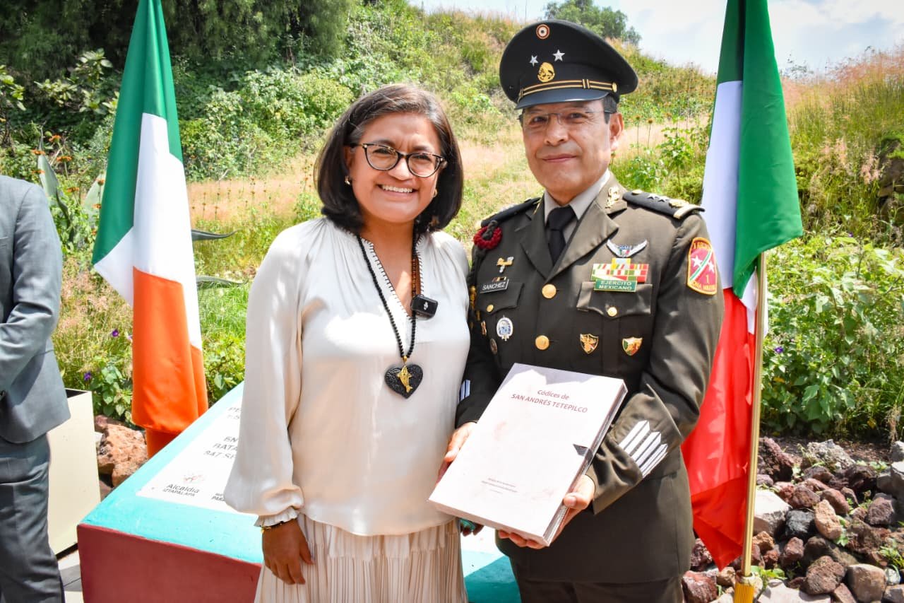 alavez ruiz honra a defensores de la patria en el peñon viejo