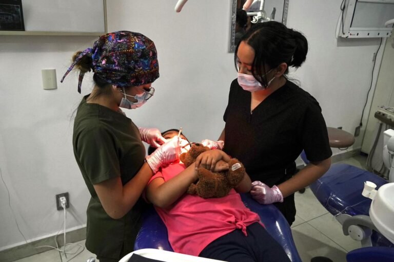atención dental gratuita para niñas y niños en Nezahualcóyotl