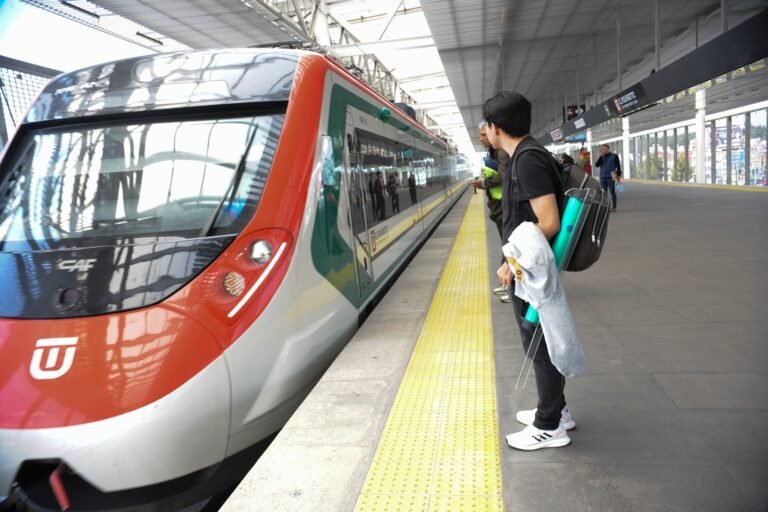 Tren El Insurgente conecta Edoméx y CDMX