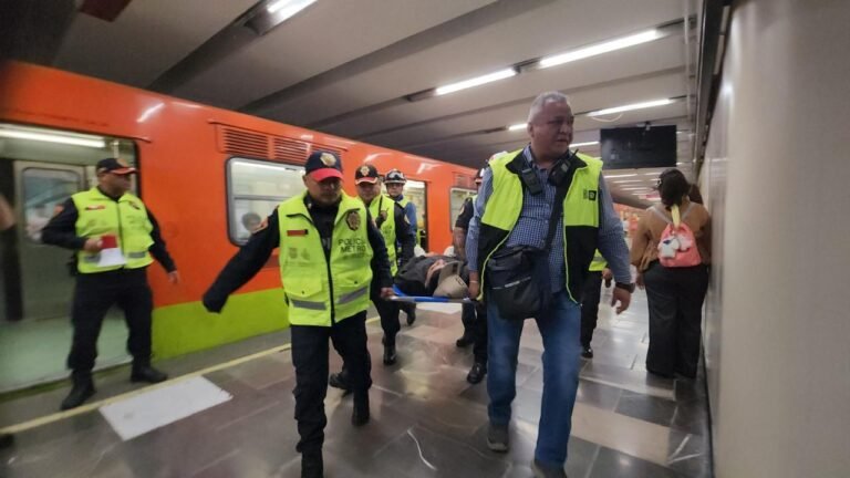 Segundo Simulacro Nacional 2026 Metro con protocolos de seguridad en estaciones de la Ciudad de México