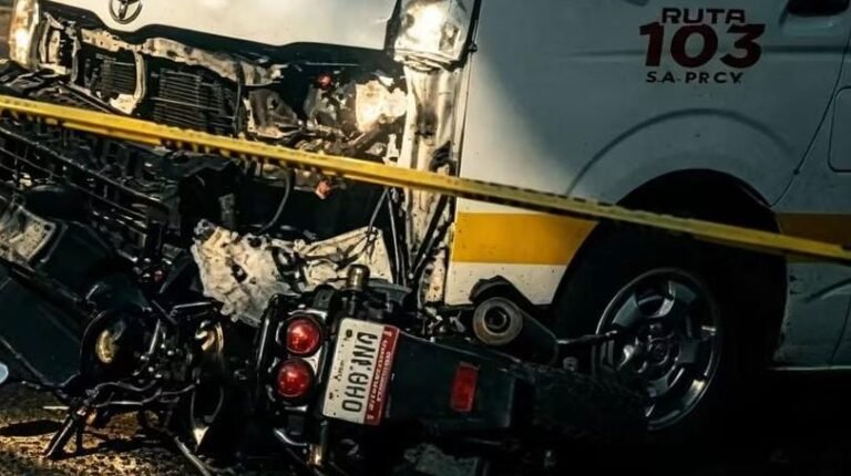 Accidente de motociclista en Nezahualcóyotl sobre avenida Adolfo López Mateos