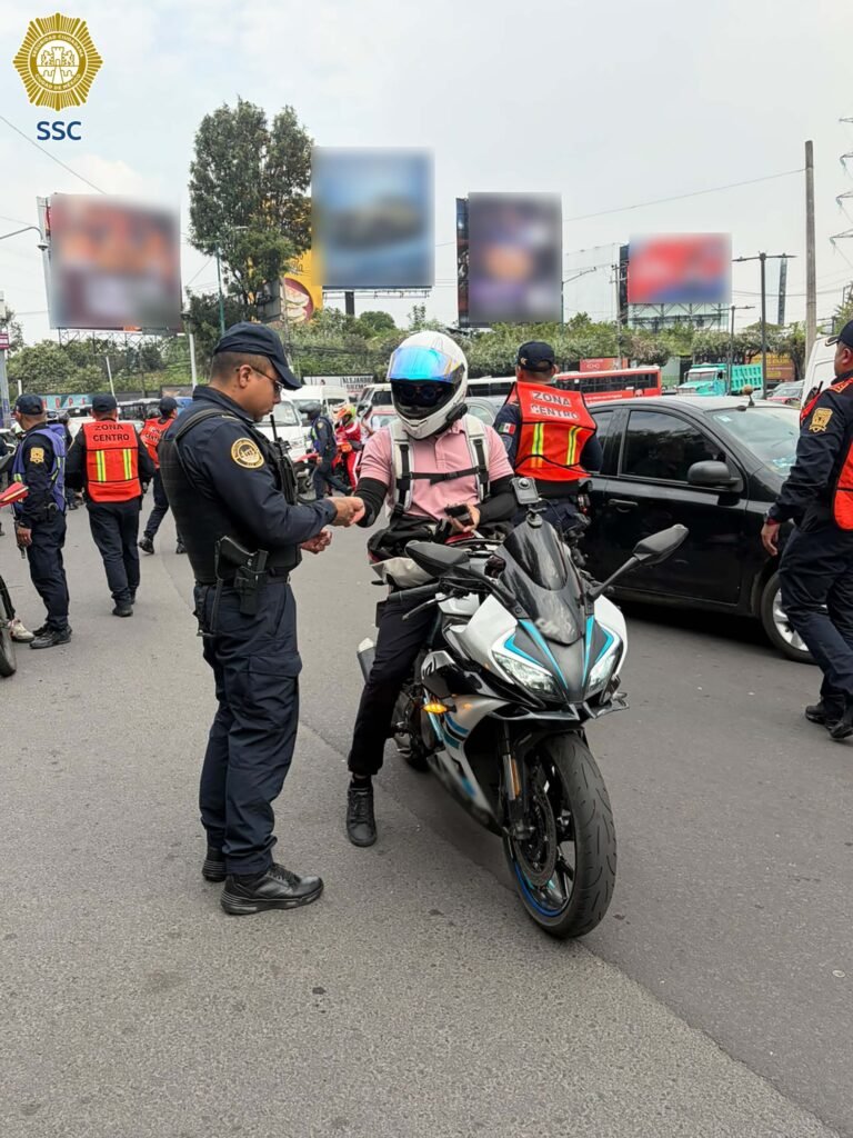 Operativo Álvaro Obregón Seguro con policías de la SSC y Guardia Nacional realizando revisiones preventivas