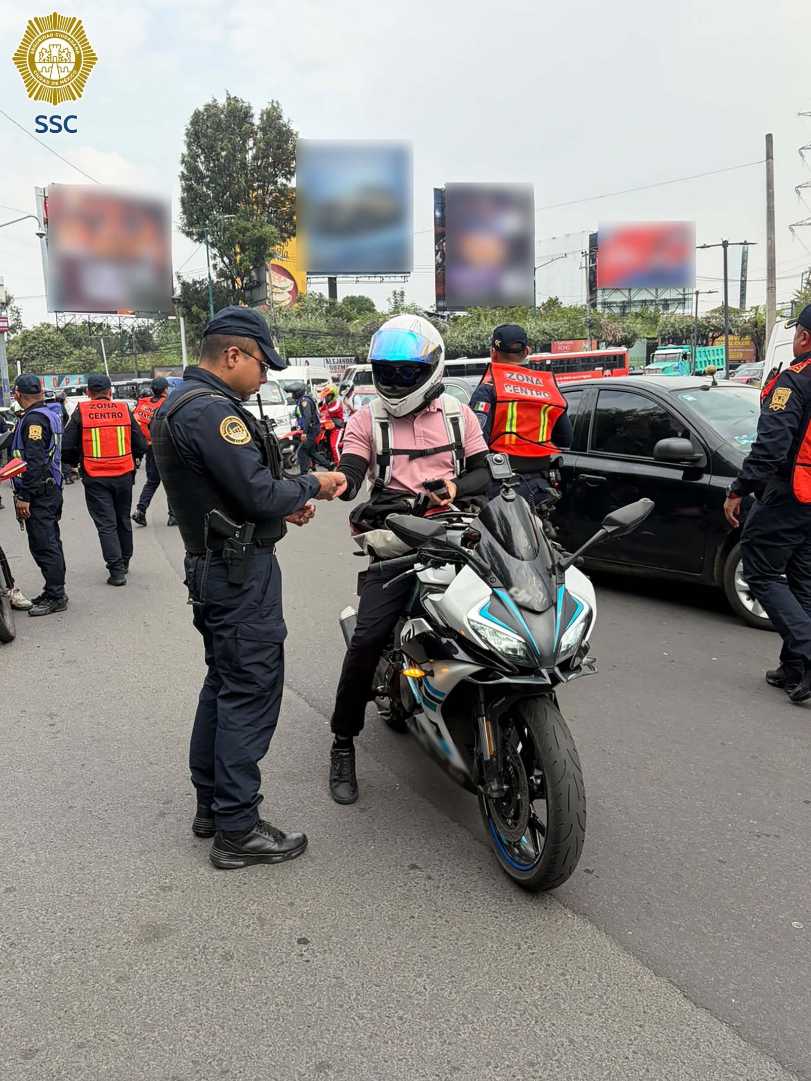 Operativo Álvaro Obregón Seguro con policías de la SSC y Guardia Nacional realizando revisiones preventivas