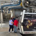 Usuarios abordando una unidad de Mexibús beneficiada por el programa de viajes gratuitos en el Estado de México.